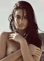 Shanina Shaik nude scenes profile