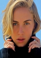 Nackt  Elizabeth Giran Sort by