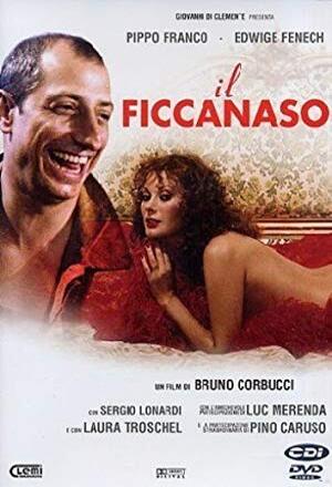 Il ficcanaso nude scenes