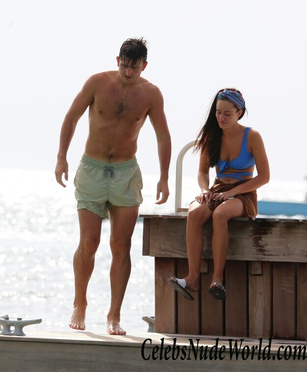 Fern Hawkins Sexy 100038