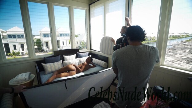 Iyonna Fairbanks Sexy 100521