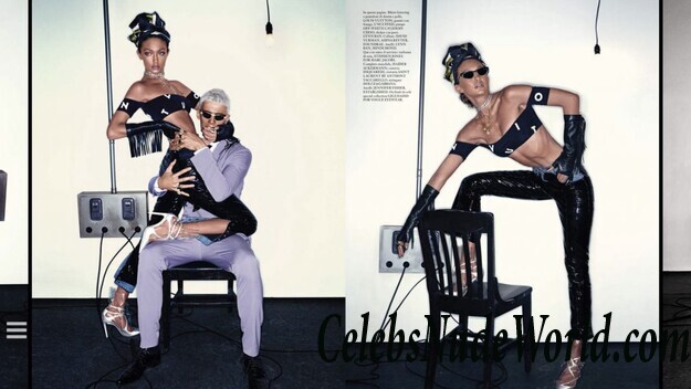 Gigi Hadid Sexy 100811