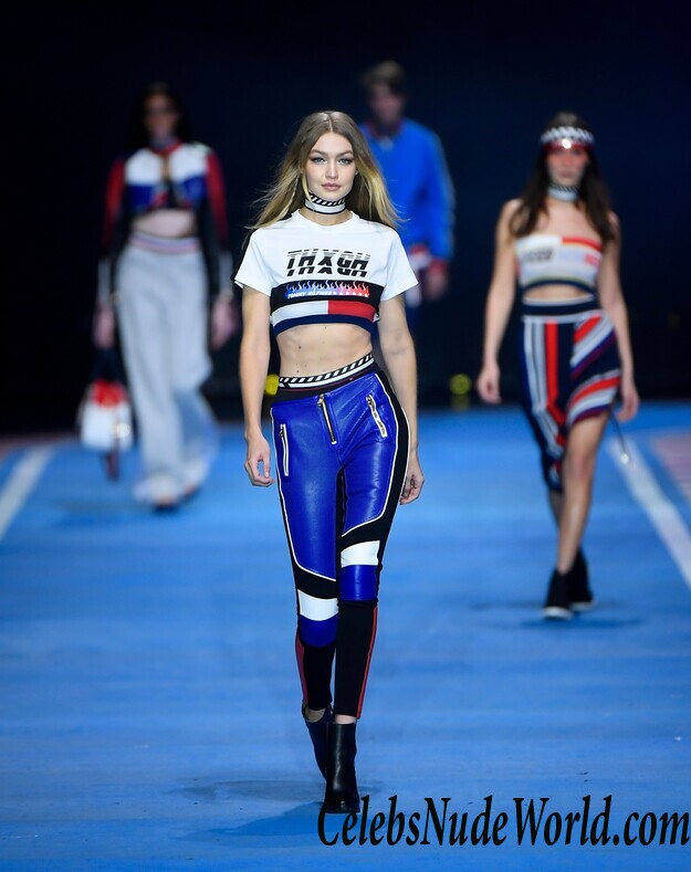 Gigi Hadid Sexy 100812