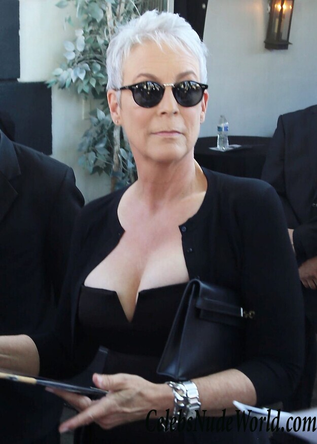 Jamie Lee Curtis Cleavage 101647