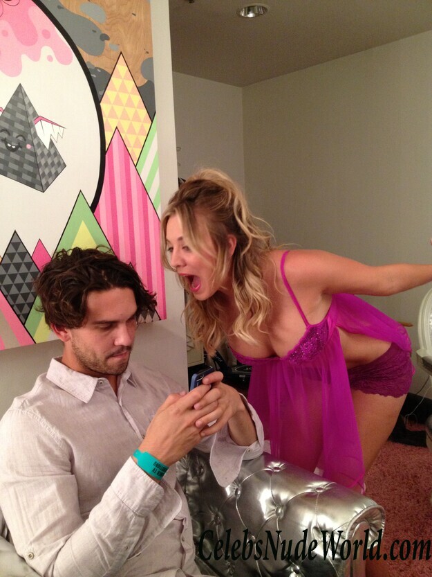 Hottest Kaley Cuoco on nude photos 102483