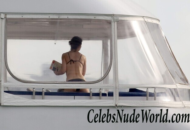 Katie Holmes Bikini 102591