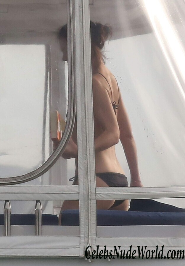 Katie Holmes Bikini 102598