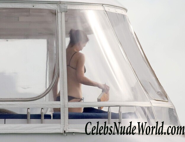 Katie Holmes Bikini 102606