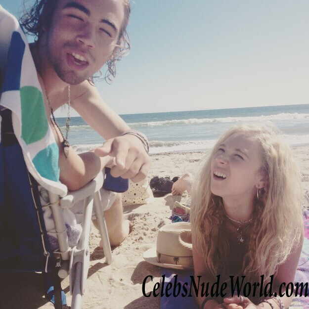 Juno Temple LEAKS 103004