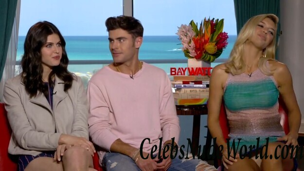 Kelly Rohrbach Upskirt 103010