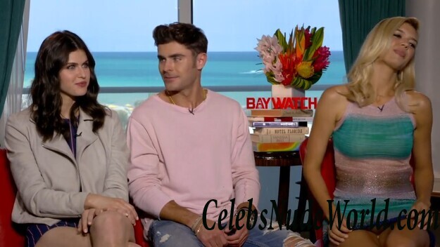 Kelly Rohrbach Upskirt 103011