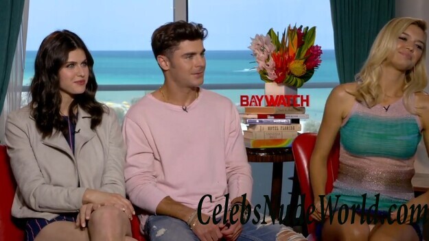 Kelly Rohrbach Upskirt 103012