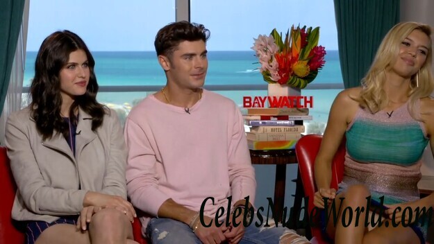 Kelly Rohrbach Upskirt 103013