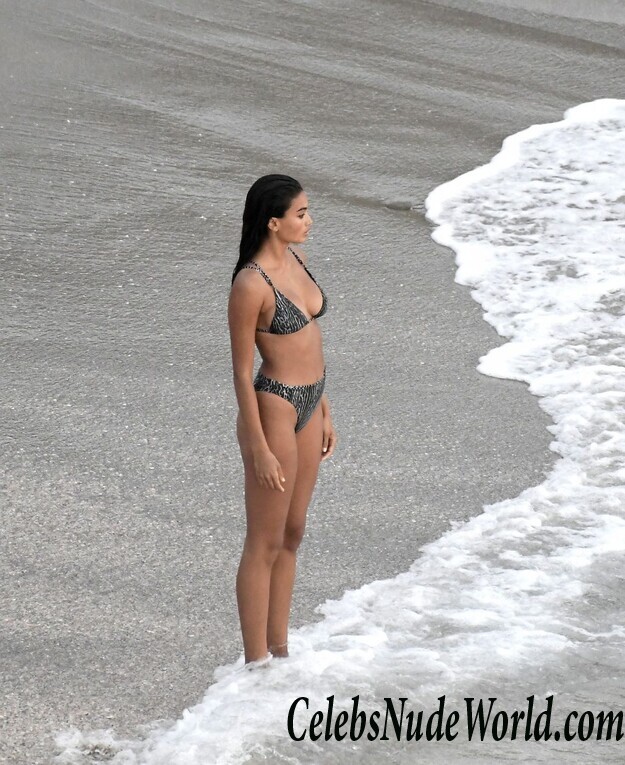 Kelly Gale Bikini 103229