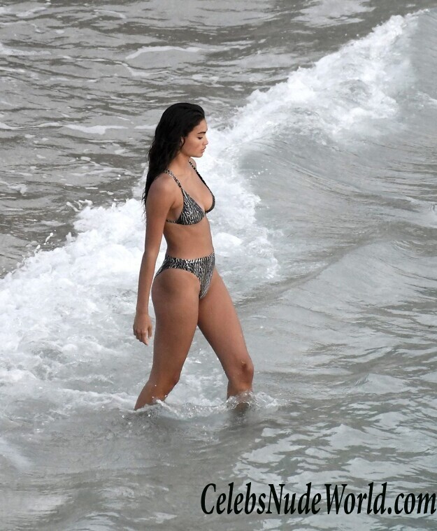 Kelly Gale Bikini 103231