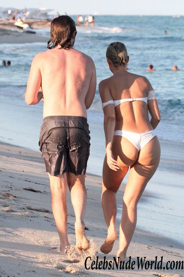 Julieanna Goddard Bikini 103334