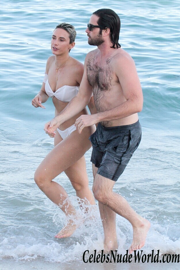 Julieanna Goddard Bikini 103335