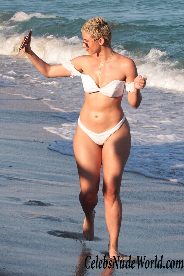 Julieanna Goddard Bikini 103343