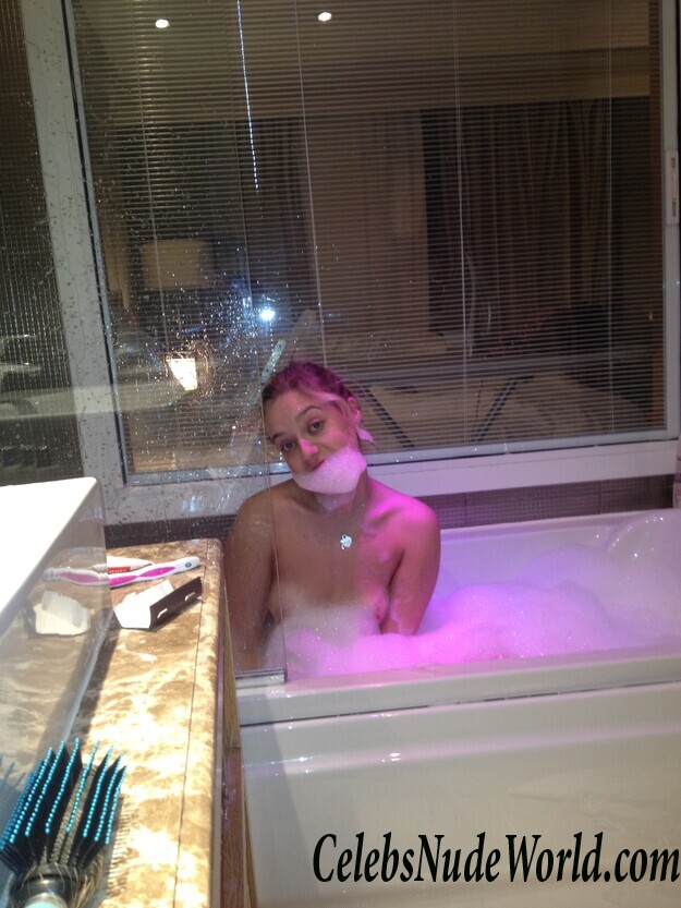 Cute Kelsey's leaked photos 103408