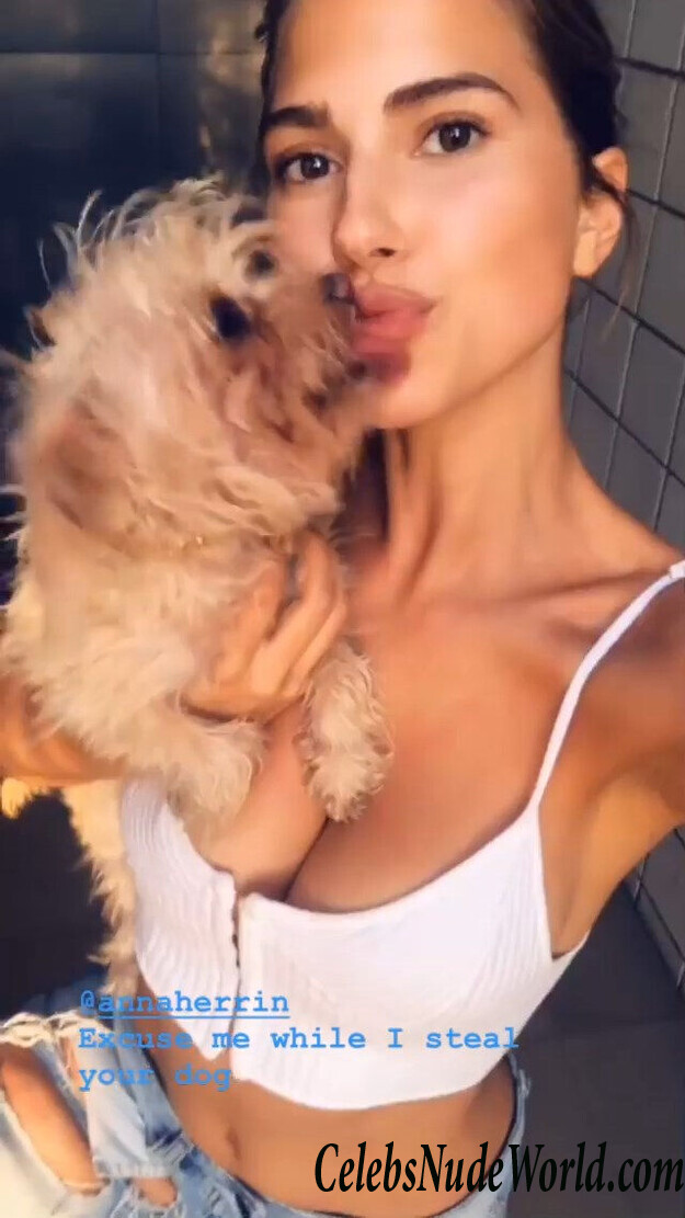 Kara Del Toro Cleavage 103420