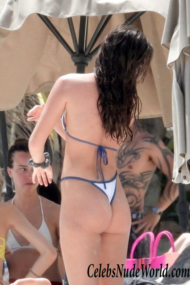 Kateri Dion Bikini 103480