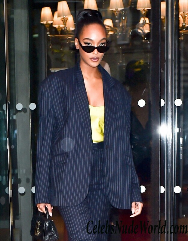 Jourdan Dunn Cleavage 103707
