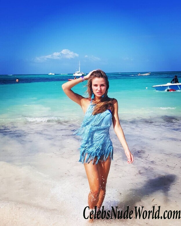 Julia Prokopy Hot 103838