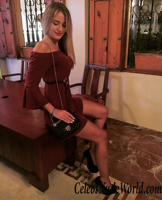 Julia Prokopy Hot 103844