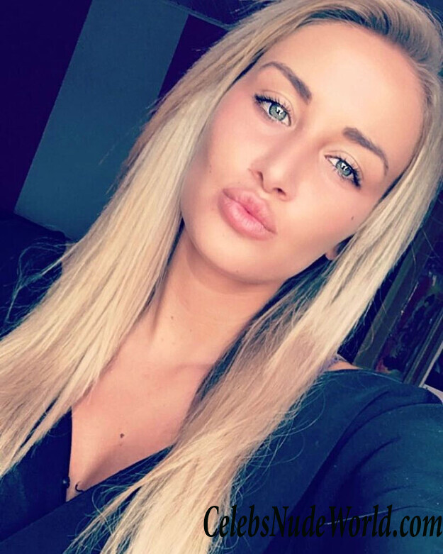 Julia Prokopy Hot 103853