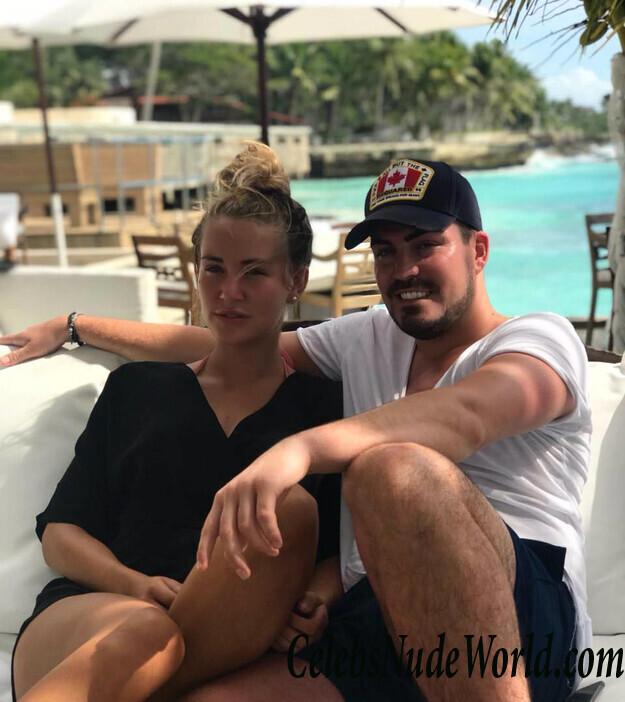 Julia Prokopy Hot 103868