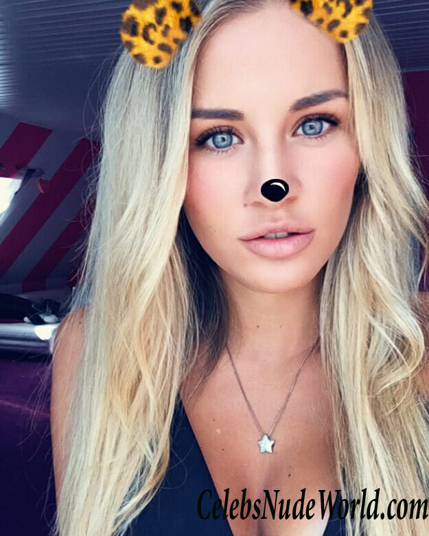 Julia Prokopy Hot 103880