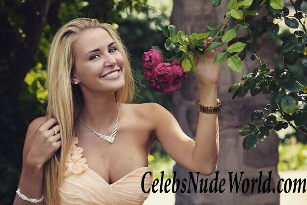 Julia Prokopy Hot 103899