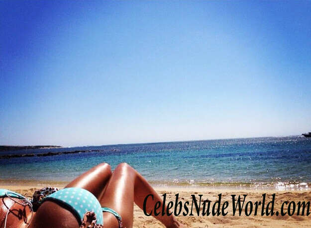 Julia Prokopy Hot 103913