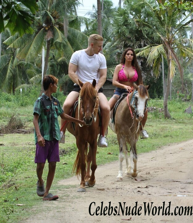 Katie Price Bikini 104159