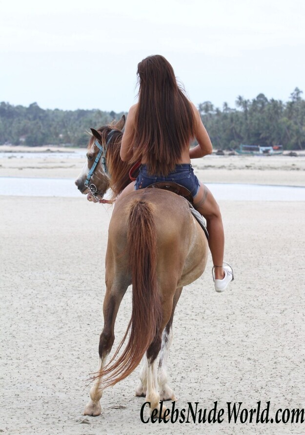 Katie Price Bikini 104217