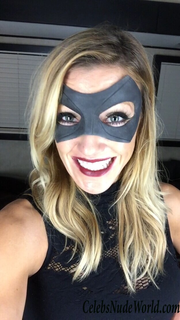 Katie Cassidy HACKED 104566