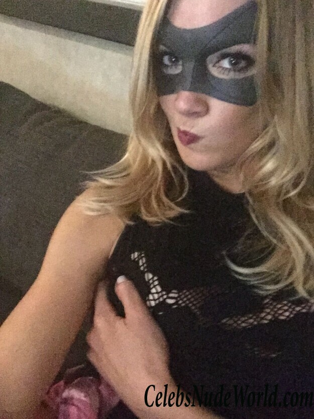 Katie Cassidy HACKED 104568