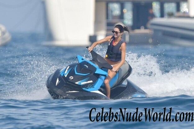 Kendall Jenner Ass 104920