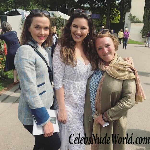 Kelly Brook Is A National Treasure 104930