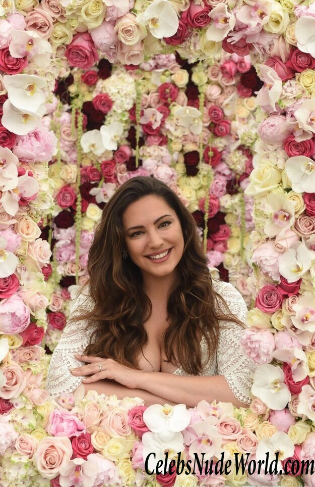 Kelly Brook Is A National Treasure 104934