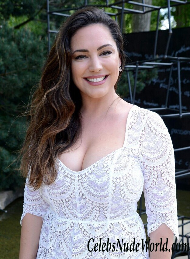 Kelly Brook Is A National Treasure 104936