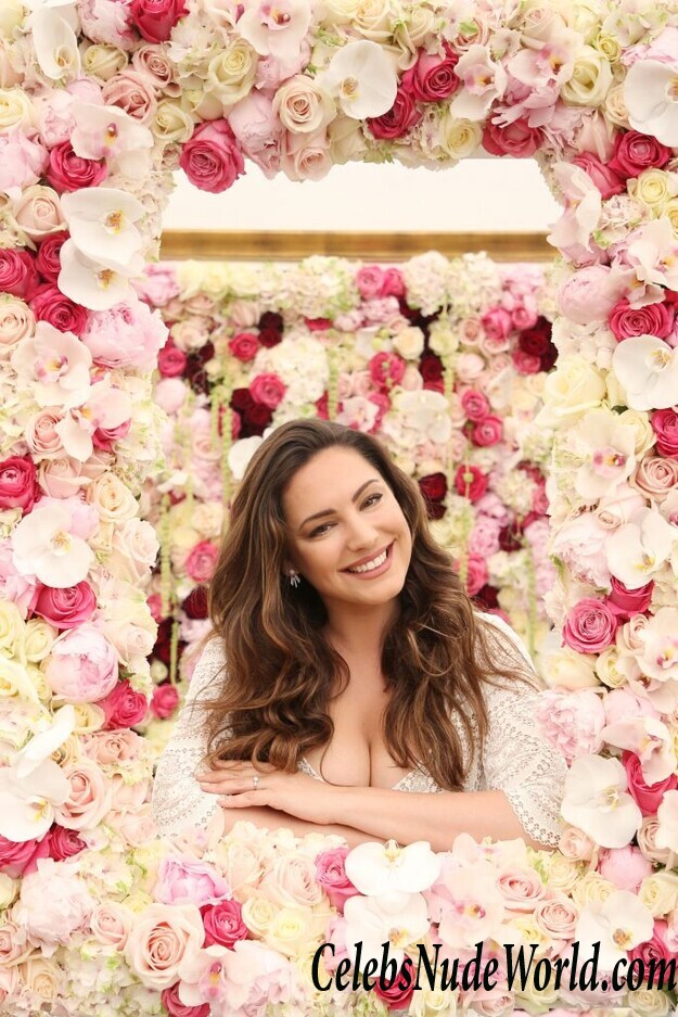 Kelly Brook Is A National Treasure 104946