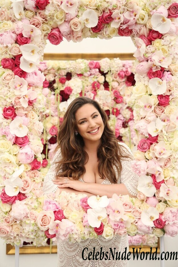 Kelly Brook Is A National Treasure 104947