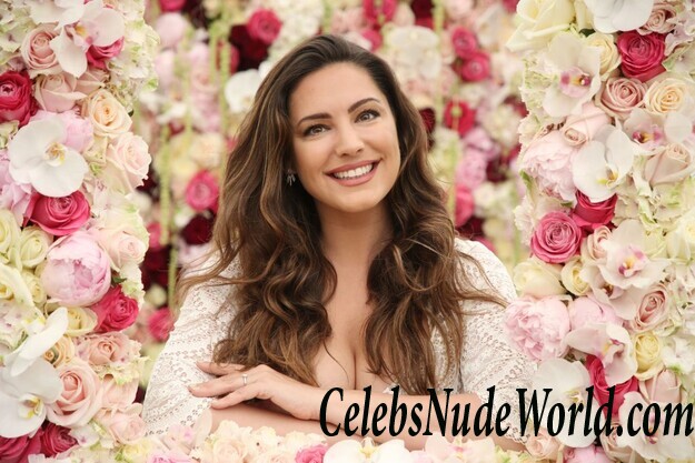 Kelly Brook Is A National Treasure 104949