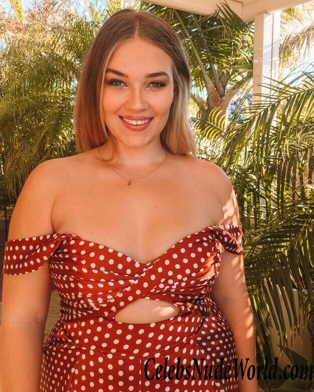 Kate Wasley Sexy 104985