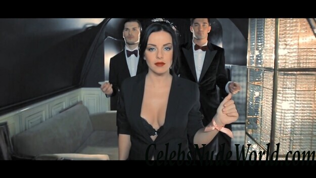 Topless photos of Julia Volkova 105052