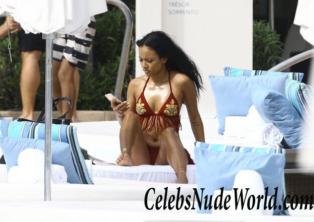 Sexy pics of Karrueche Tran 105055