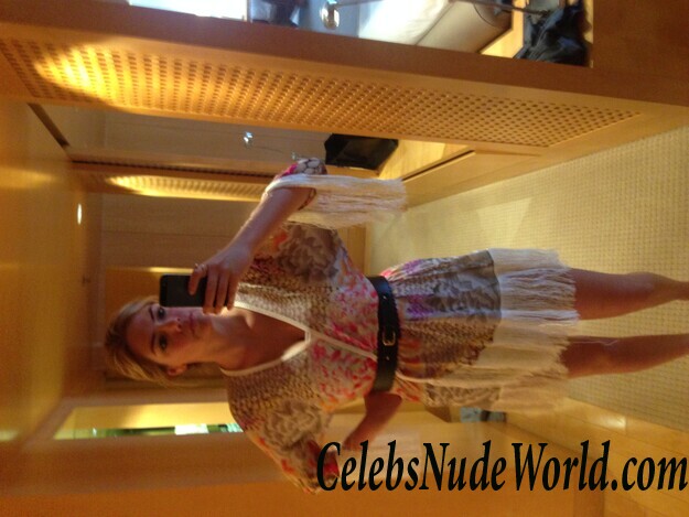 Model Kate Upton on hacked pics 105114