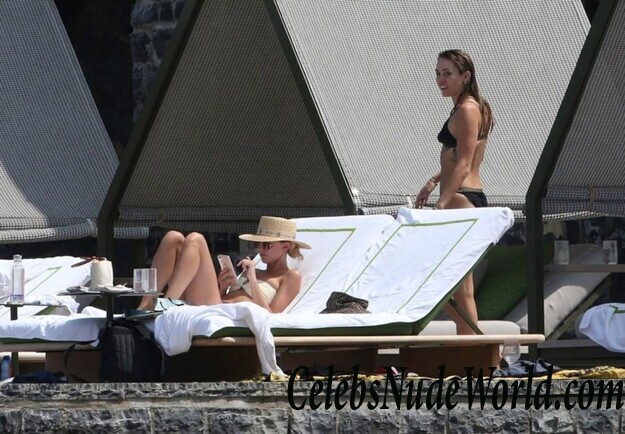 Miley Cyrus & Kaitlynn Carter Bikini 105196