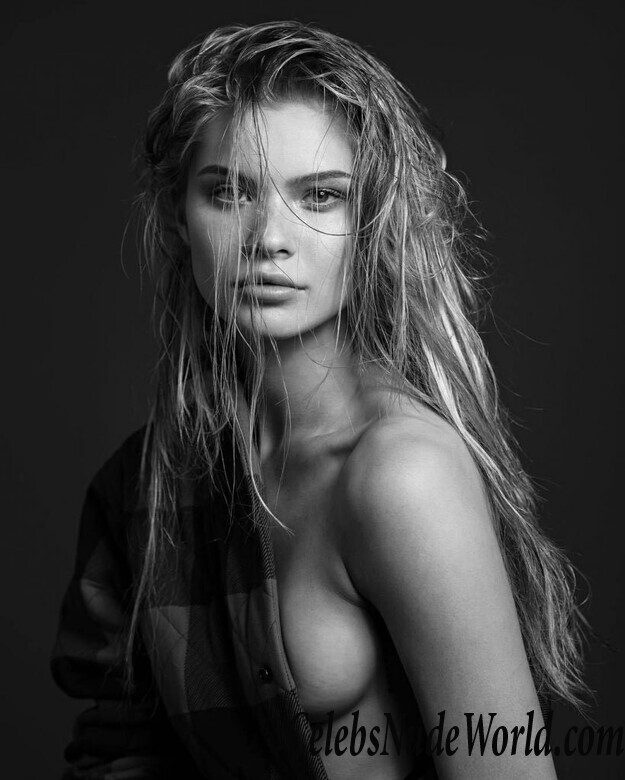 B&W Shots Of A Topless Josie Canseco 105629
